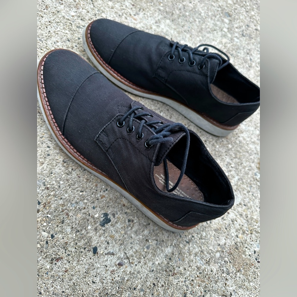 Toms Lace Up Canvas Oxfords Size 11 mens shoes